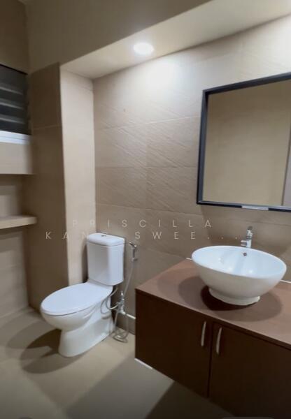 250 Pasir Ris Street 21 HDB Flat For Sale at S$ 888,000 | PropertyGuru Singapore - Bathroom