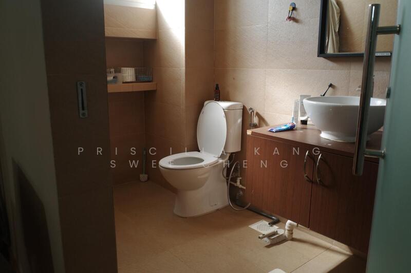 250 Pasir Ris Street 21 HDB Flat For Sale at S$ 888,000 | PropertyGuru Singapore - Bathroom