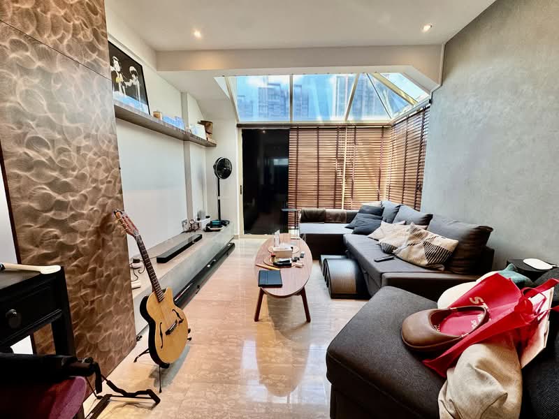 Jervois Regency, 49 Jervois Road, 2 Bedrooms, 1,905 sqft, Condominium For Sale, by Malcolm Neo, 500046065 - Living Room - PropertyGuru.com.sg