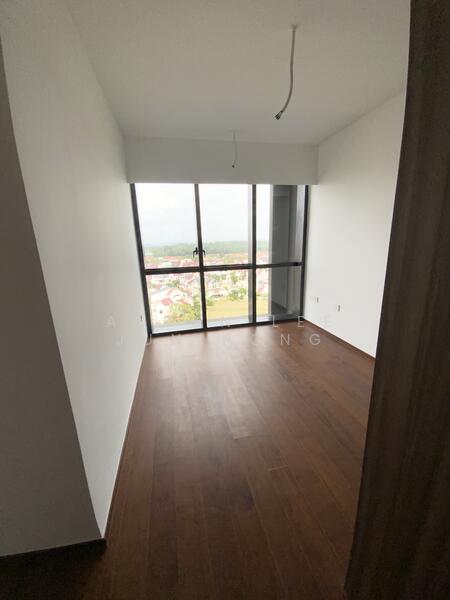 Lentor Modern, Lentor Central, 4 Bedrooms, 1,528 sqft, Condominium For Sale, by Aaron Lee Jun Rong, 500046106 - Master Bedroom - PropertyGuru.com.sg