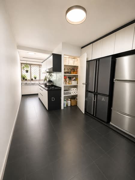 141 Serangoon North Avenue 2, 141 Serangoon North Avenue 2, 3 Bedrooms, 1,313 sqft, HDB Flat For Sale, by Cindy Chua, 500046142 - Kitchen with Store room - PropertyGuru.com.sg