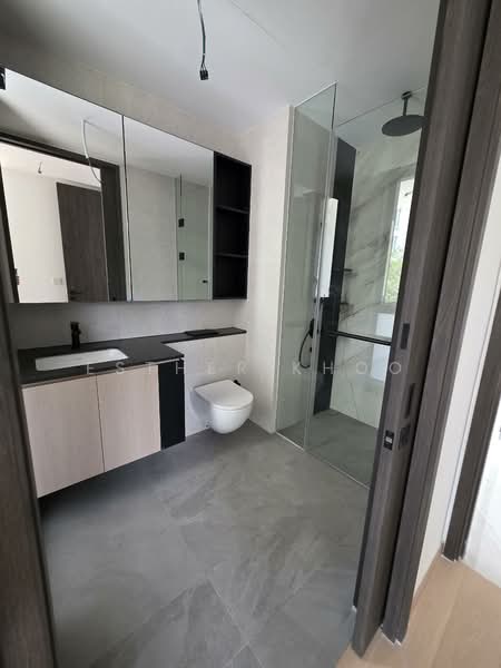 Jervois Mansion, 4 Jervois Close, 3 Bedrooms, 797 sqft, Condominium For Rent, by Esther Khoo, 500046143 - Bathroom - PropertyGuru.com.sg