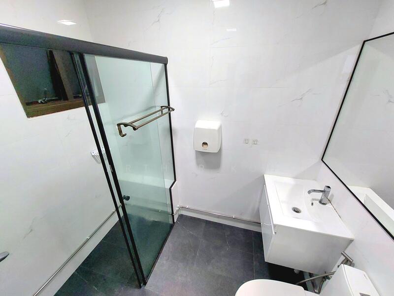 MASTER BEDROOM TOILET WITH BIDET SPRAY