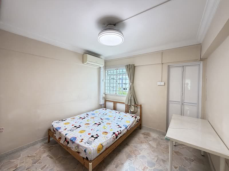 423 Bedok North Avenue 1, 423 Bedok North Avenue 1, 2 Bedrooms, 882 sqft, HDB Flat For Rent, by Yang Yang, 500046146 - Bedroom - PropertyGuru.com.sg