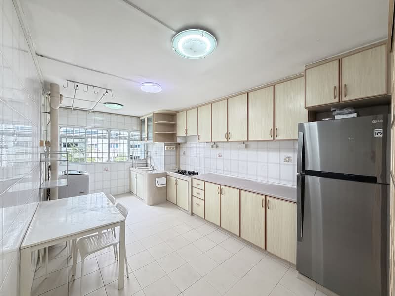 423 Bedok North Avenue 1, 423 Bedok North Avenue 1, 2 Bedrooms, 882 sqft, HDB Flat For Rent, by Yang Yang, 500046146 - Kitchen - PropertyGuru.com.sg