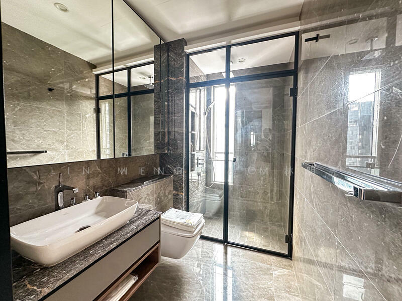 Boulevard 88 Condominium For Sale at S$ 7,500,000 | PropertyGuru Singapore - Bathroom