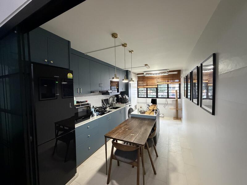 For Sale - 215 Serangoon Avenue 4