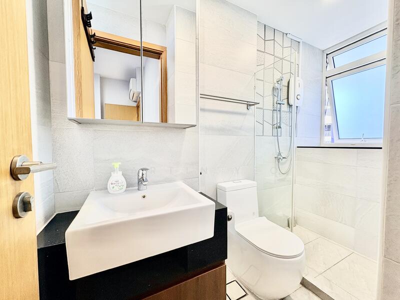 Freehold Duplex Penthouse Katong Joo Chiat 1km Tao Nan School 2 Bed 3 Bath Spacious Apartment For Sale at S$ 1,650,000 | PropertyGuru Singapore