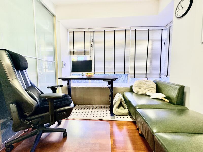 Freehold Duplex Penthouse Katong Joo Chiat 1km Tao Nan School 2 Bed 3 Bath Spacious Apartment For Sale at S$ 1,650,000 | PropertyGuru Singapore