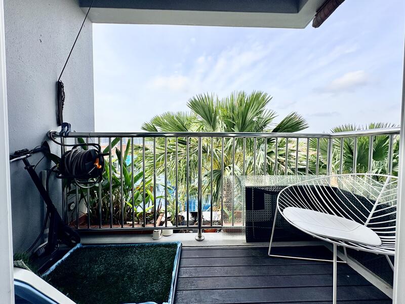 Freehold Duplex Penthouse Katong Joo Chiat 1km Tao Nan School 2 Bed 3 Bath Spacious Apartment For Sale at S$ 1,650,000 | PropertyGuru Singapore