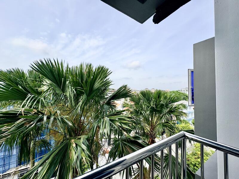 Freehold Duplex Penthouse Katong Joo Chiat 1km Tao Nan School 2 Bed 3 Bath Spacious Apartment For Sale at S$ 1,650,000 | PropertyGuru Singapore