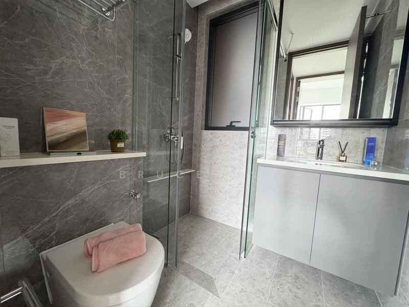 Bartley Vue, 6 Jalan Bunga Rampai, 2 Bedrooms, 732 sqft, Condominium For Sale, by Bruce Ang, 500046270 - Bathroom - PropertyGuru.com.sg