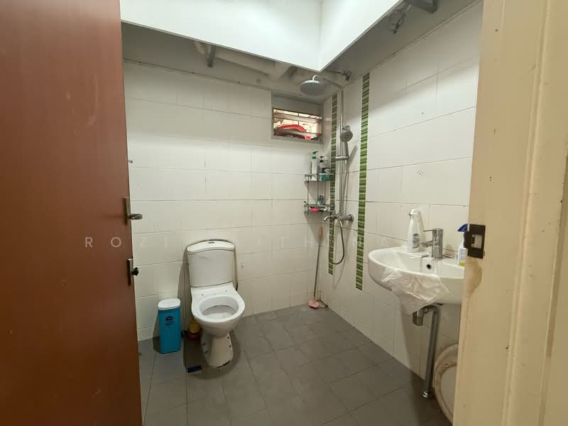 452 Yishun Ring Road HDB Flat For Sale at S$ 470,000 | PropertyGuru Singapore