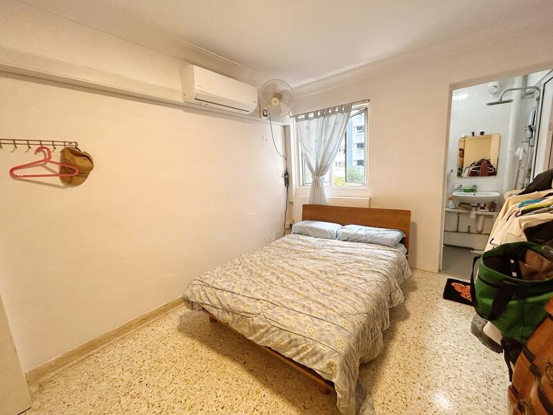 427 Bedok North Road HDB Flat For Sale at S$ 518,000 | PropertyGuru Singapore - Master Bedroom 