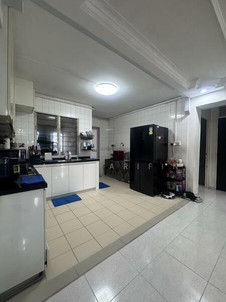 342 Tampines Street 33 HDB Flat For Sale at S$ 640,000 | PropertyGuru Singapore - Kitchen