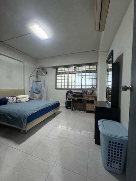 342 Tampines Street 33 HDB Flat For Sale at S$ 640,000 | PropertyGuru Singapore - Bedroom