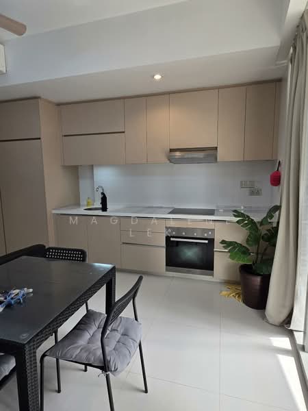 One Shenton, 1 Shenton Way, 1 Bedroom, 958 sqft, Condominium For Sale, by Magdalene Lek, 500046360 - Kitchen - PropertyGuru.com.sg