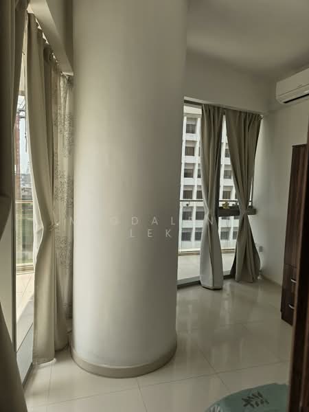 One Shenton, 1 Shenton Way, 1 Bedroom, 958 sqft, Condominium For Sale, by Magdalene Lek, 500046360 - Balcony - PropertyGuru.com.sg