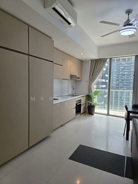 One Shenton, 1 Shenton Way, 1 Bedroom, 958 sqft, Condominium For Sale, by Magdalene Lek, 500046360 - Kitchen - PropertyGuru.com.sg
