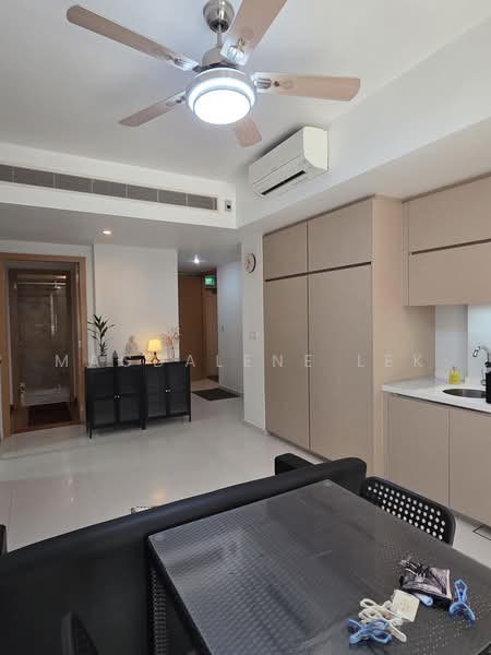 One Shenton, 1 Shenton Way, 1 Bedroom, 958 sqft, Condominium For Sale, by Magdalene Lek, 500046360 - Living Room - PropertyGuru.com.sg
