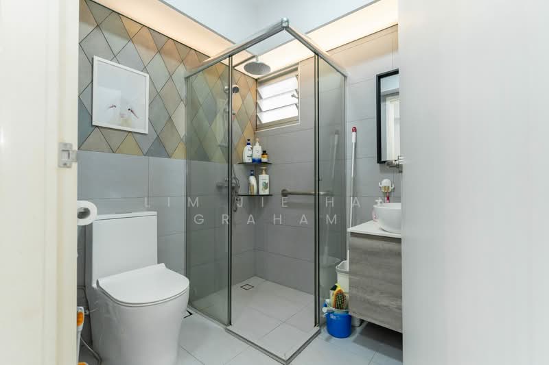 874C Tampines Street 85, 874C Tampines Street 85, 3 Bedrooms, 1,216 sqft, HDB Flat For Sale, by Lim Jie Han Graham, 500046397 - Bathroom - PropertyGuru.com.sg