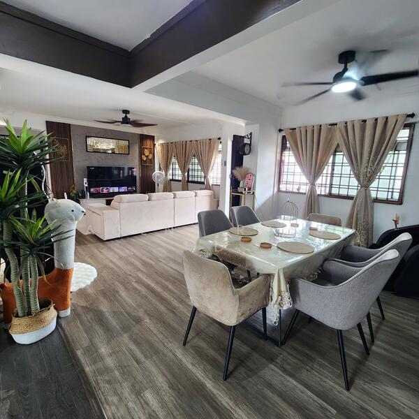 Spacious Squarish Layout