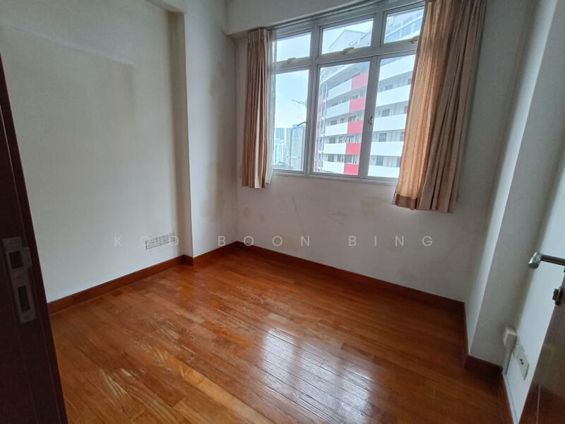 Alessandrea Apartment For Sale at S$ 2,300,000 | PropertyGuru Singapore - Bedroom