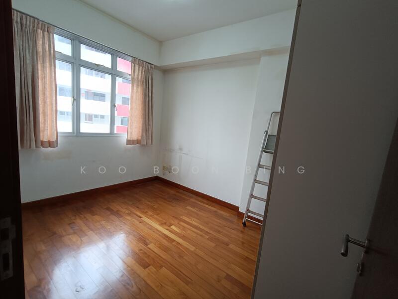 Alessandrea Apartment For Sale at S$ 2,300,000 | PropertyGuru Singapore - Bedroom