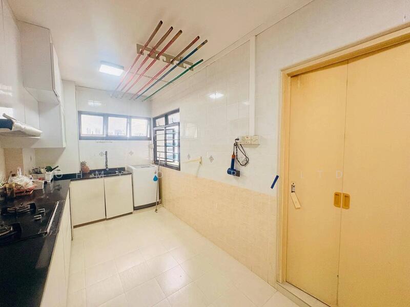 18 Jalan Tenteram HDB Flat For Sale at S$ 698,000 | PropertyGuru Singapore - Kitchen