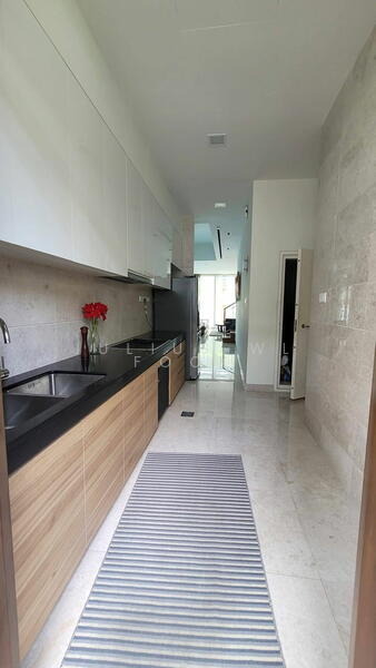 Semi-detached Orchard Vicinity, Orchard Road, 5 Bedrooms, 4,400 sqft, Semi-Detached House For Rent, by Julius WL Fock, 500046419 - Kitchen - PropertyGuru.com.sg