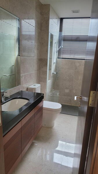 Semi-detached Orchard Vicinity, Orchard Road, 5 Bedrooms, 4,400 sqft, Semi-Detached House For Rent, by Julius WL Fock, 500046419 - Bathroom - PropertyGuru.com.sg