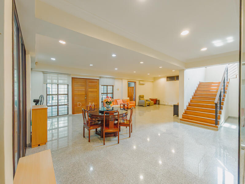 Holland Grove Road Terrace, Holland Grove Terrace, Tanglin / Holland / Bukit Timah, 6 Bedrooms, 3,326 sqft, Semi-Detached House For Sale, by Edmund Lim, 500046427 - Living Room - PropertyGuru.com.sg