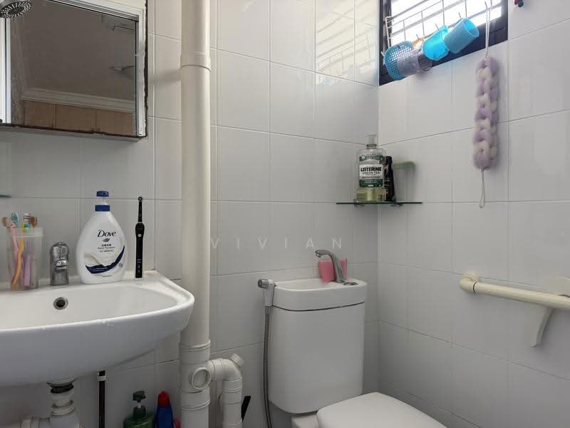 429 Ang Mo Kio Avenue 3, 429 Ang Mo Kio Avenue 3, Ang Mo Kio / Bishan / Thomson, 3 Bedrooms, 990 sqft, HDB Flat For Sale, by Vivian Tan B L, 500046446 - Bathroom - PropertyGuru.com.sg