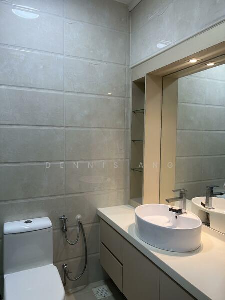 255 Compassvale Road, 255 Compassvale Road, 3 Bedrooms, 1,238 sqft, HDB Flat For Rent, by Dennis Ang, 500046463 - Bathroom - PropertyGuru.com.sg