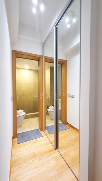 Icon Apartment For Sale at S$ 1,400,000 | PropertyGuru Singapore - Bathroom