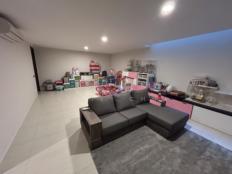 Basement with Bathroom