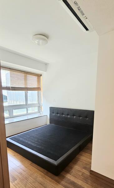 8 @ Mount Sophia, 8 Mount Sophia, 2 Bedrooms, 861 sqft, Condominium For Rent, by Julia Pok, 500046506 - Bedroom - PropertyGuru.com.sg