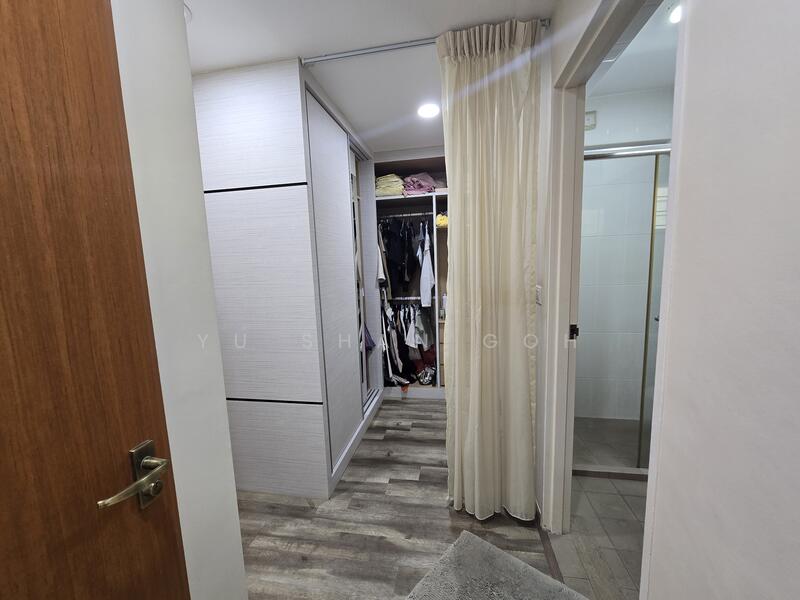 332B Anchorvale Link HDB Flat For Sale at S$ 820,000 | PropertyGuru Singapore - Master room - walk in wardrobe
