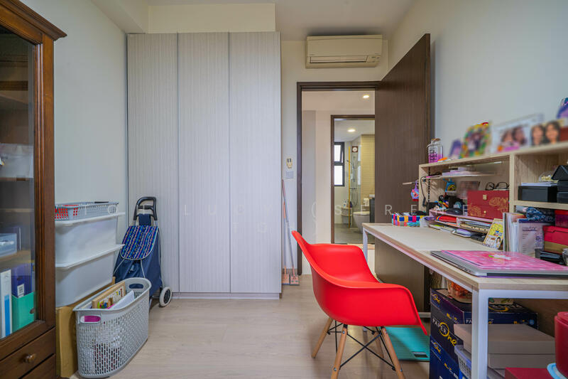 Riverparc Residence Executive Condominium For Sale at S$ 1,650,000 | PropertyGuru Singapore - Bedroom