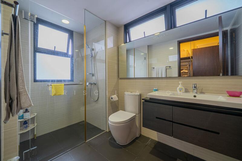 Riverparc Residence Executive Condominium For Sale at S$ 1,650,000 | PropertyGuru Singapore - Bathroom