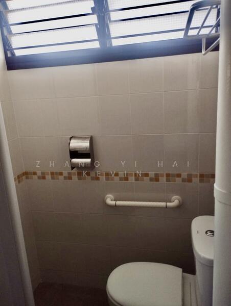 226 Jurong East Street 21, 226 Jurong East Street 21, Room Rental, 130 sqft, HDB Flat For Rent, by Zhang Yi Hai Kevin, 500046567 - Bathroom - PropertyGuru.com.sg