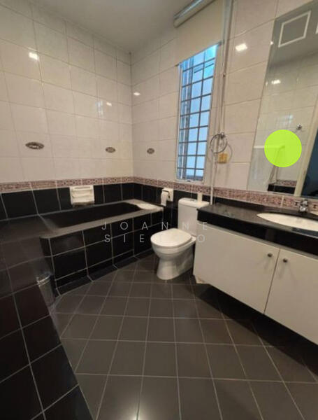 Cavendish Park Condominium For Sale at S$ 2,200,000 | PropertyGuru Singapore - Bathroom