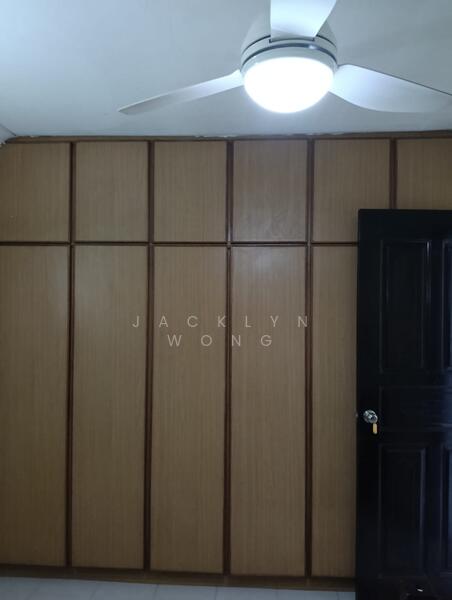 174 Ang Mo Kio Avenue 4 HDB Flat For Sale at S$ 458,000 | PropertyGuru Singapore - Bedroom