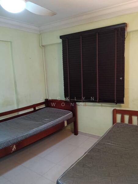 174 Ang Mo Kio Avenue 4 HDB Flat For Sale at S$ 458,000 | PropertyGuru Singapore - Bedroom