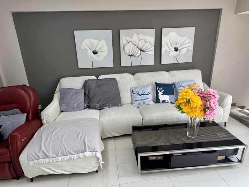 528 Jurong West Street 52, 528 Jurong West Street 52, 3 Bedrooms, 1,065 sqft, HDB Flat For Sale, by Stephen Koh, 500046643 - Living Room - PropertyGuru.com.sg