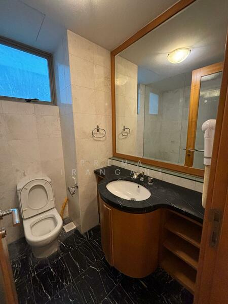 Amaryllis Ville Condominium For Sale at S$ 2,050,000 | PropertyGuru Singapore - Master Ensuite Bathroom