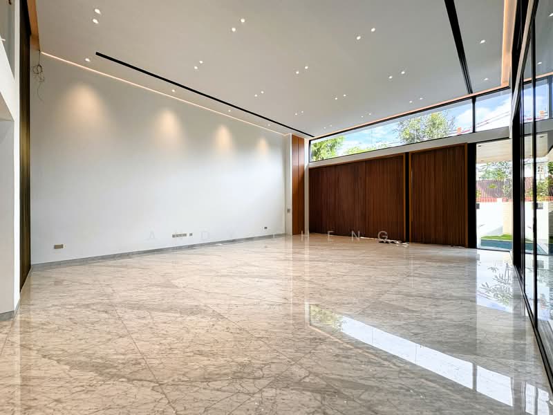 Holland Grove Drive Ultra Luxurious Brand New Semi-Detached, Grove Drive / Holland Grove / Mount Sinai, 6 Bedrooms, 8,243 sqft, Semi-Detached House For Sale, by Andy Cheng, 500046690 - Huge Living Hall - PropertyGuru.com.sg