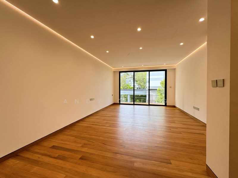 Holland Grove Drive Ultra Luxurious Brand New Semi-Detached, Grove Drive / Holland Grove / Mount Sinai, 6 Bedrooms, 8,243 sqft, Semi-Detached House For Sale, by Andy Cheng, 500046690 - Common Bedroom - PropertyGuru.com.sg