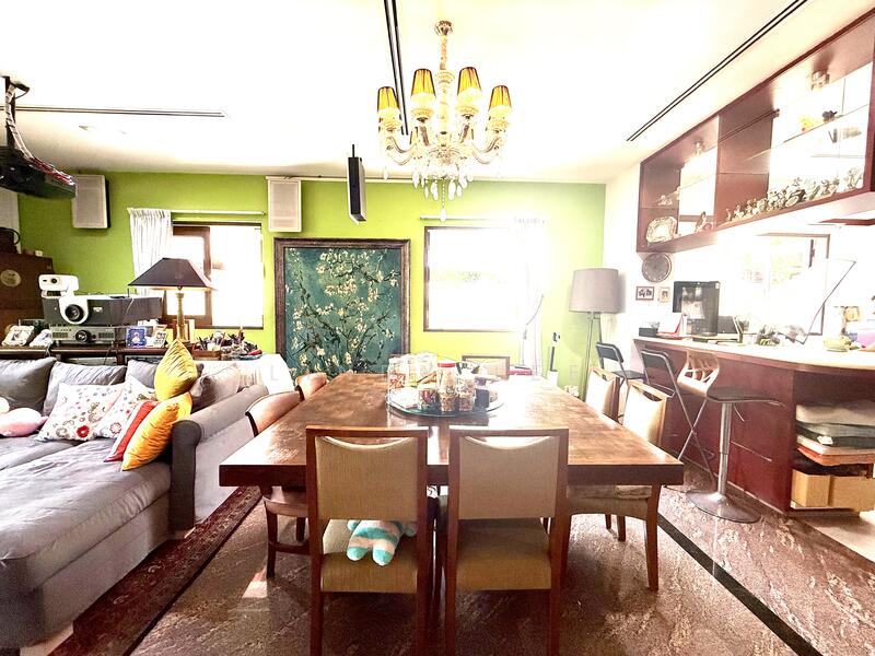 For Sale - Priced to Sell! Freehold Three Storey Semi Detached at Loyang Enclave for Sale