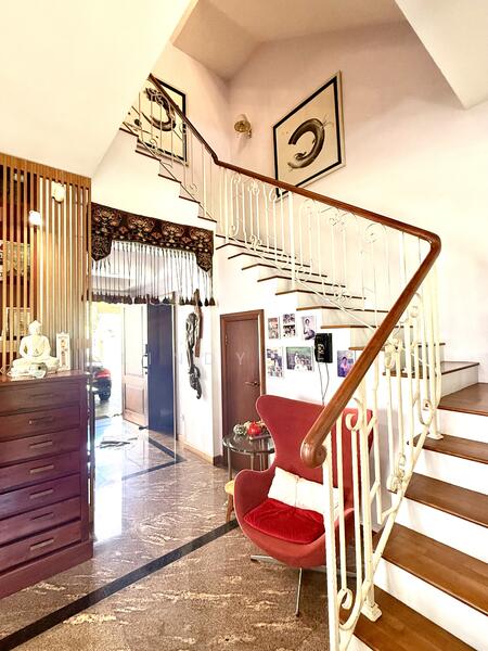 For Sale - Priced to Sell! Freehold Three Storey Semi Detached at Loyang Enclave for Sale